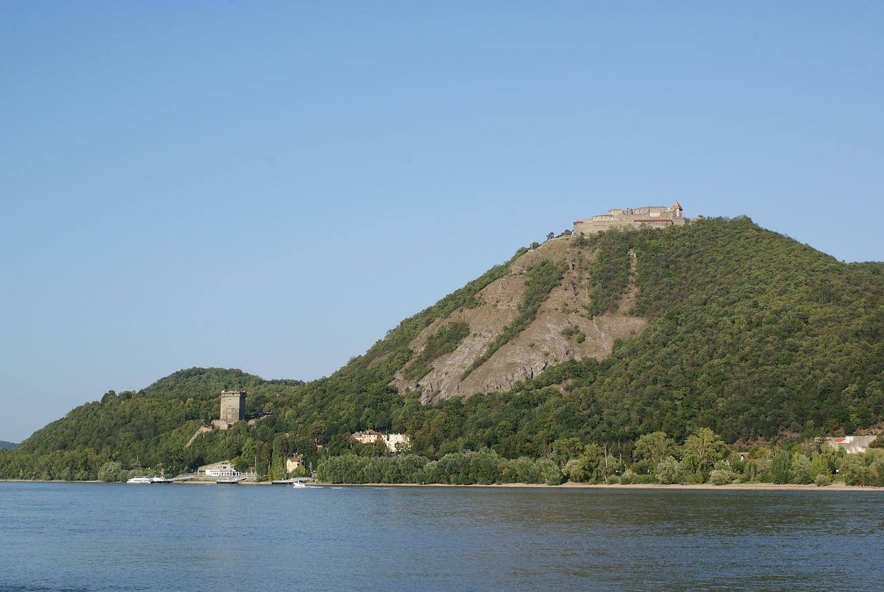 Burg Visegrád im Donauknie